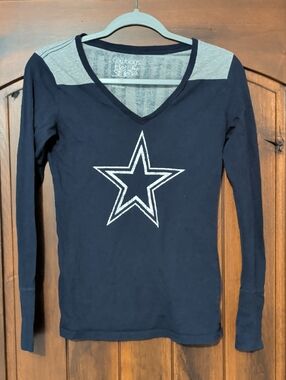 Cowboy's Her Style Women's Navy Long Sleeve V-Neck Tee with Star